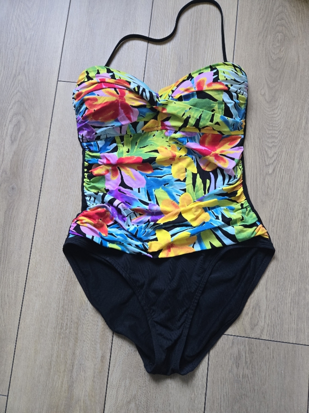 La Blanca Island Goddess Ruched Bandeau One-Piece Swimsuit Sz 14